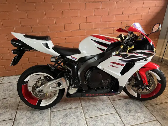 Moto Honda CBR 1000RR 2007 Fireblade (Standard)