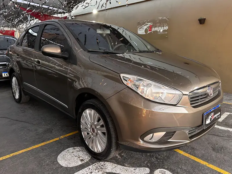 Fiat Grand Siena Essence 1.6 16V Dualogic (Flex)