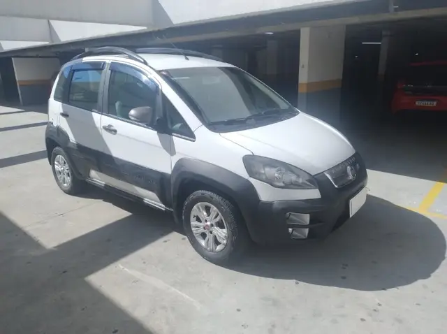 Carro Fiat Idea 2014 Adventure 1.8 16V E.TorQ (Flex)