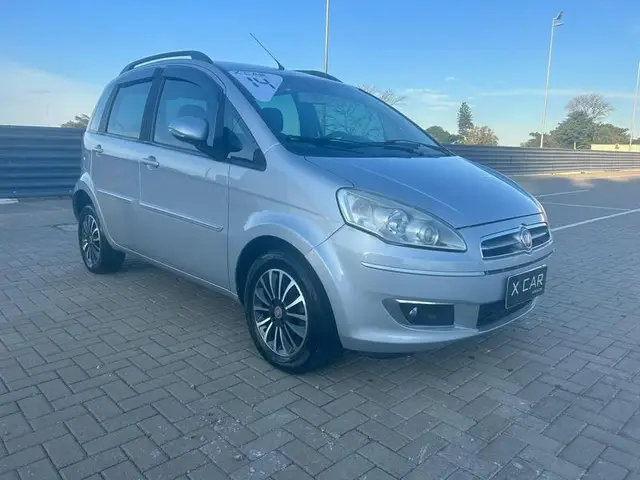 Carro Fiat Idea 2014 Attractive 1.4 8V (Flex)