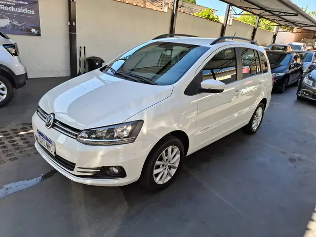 Carro Volkswagen SpaceFox 2015 1.6 VHT Comfortline I-Motion (Flex)