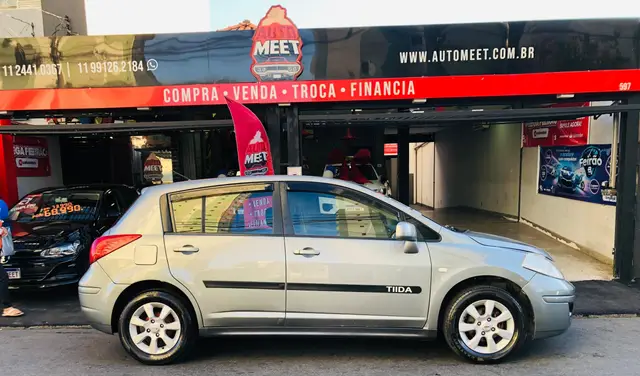 Carro Nissan Tiida 2008 S 1.8