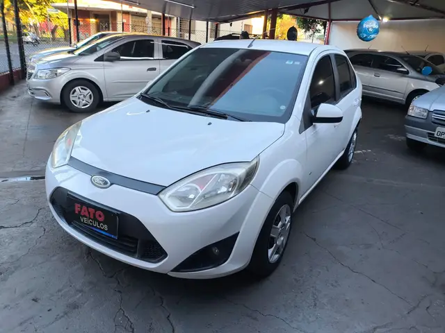 Carro Ford Fiesta Sedan 2014 SE 1.6 Rocam (Flex)