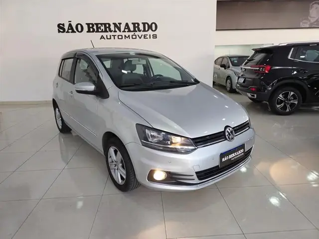 Carro Volkswagen Fox 2016 1.6 16v MSI Highline I-Motion (Flex)