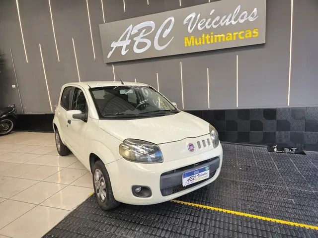 Carro Fiat Uno 2014 Vivace College 1.0 8V (Flex) 4p