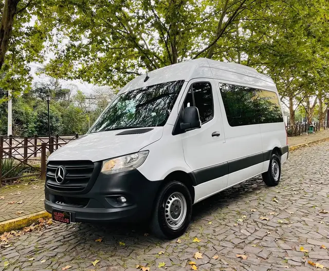 Carro Mercedes-Benz Sprinter 2021 VAN 416 CDI 9+1 (lugares) K42B UP9