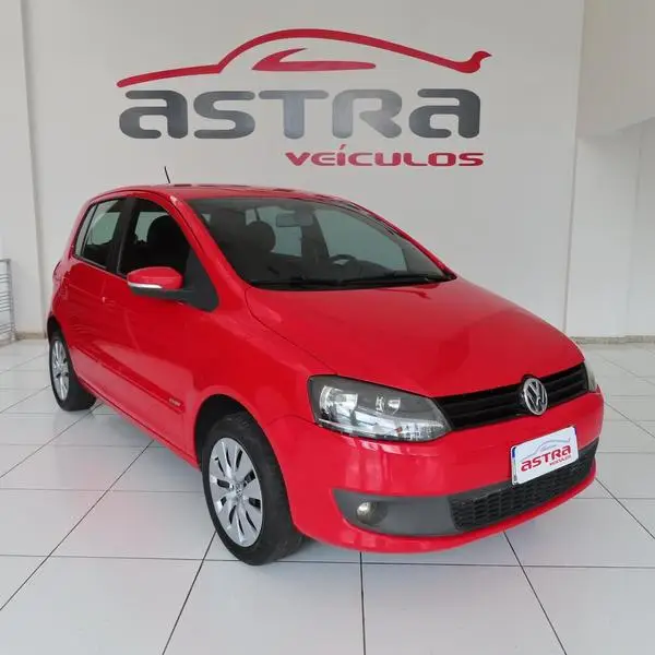 Carro Volkswagen Fox 2014 1.0 TEC (Flex) 4p