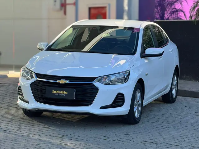 Carro Chevrolet Onix Plus 2023 LT 1.0