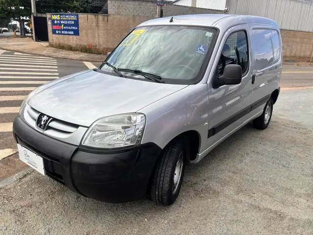 Carro Peugeot Partner 2017 Furgão 1.6 16V (Flex)