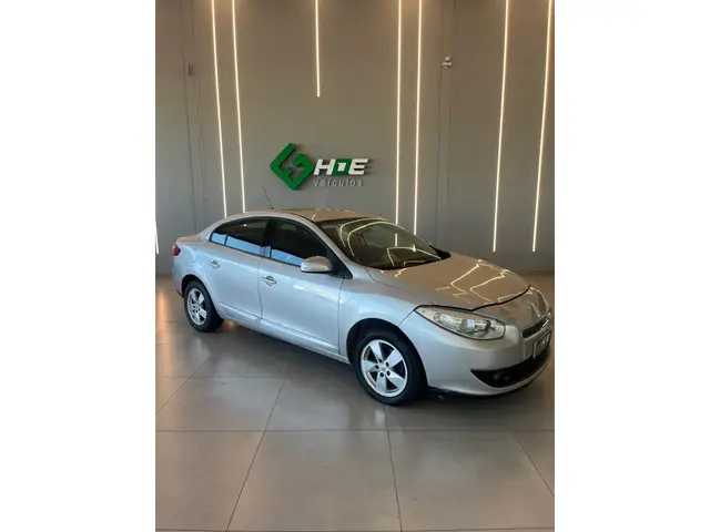 Carro Renault Fluence 2013 2.0 16V Dynamique (Flex)
