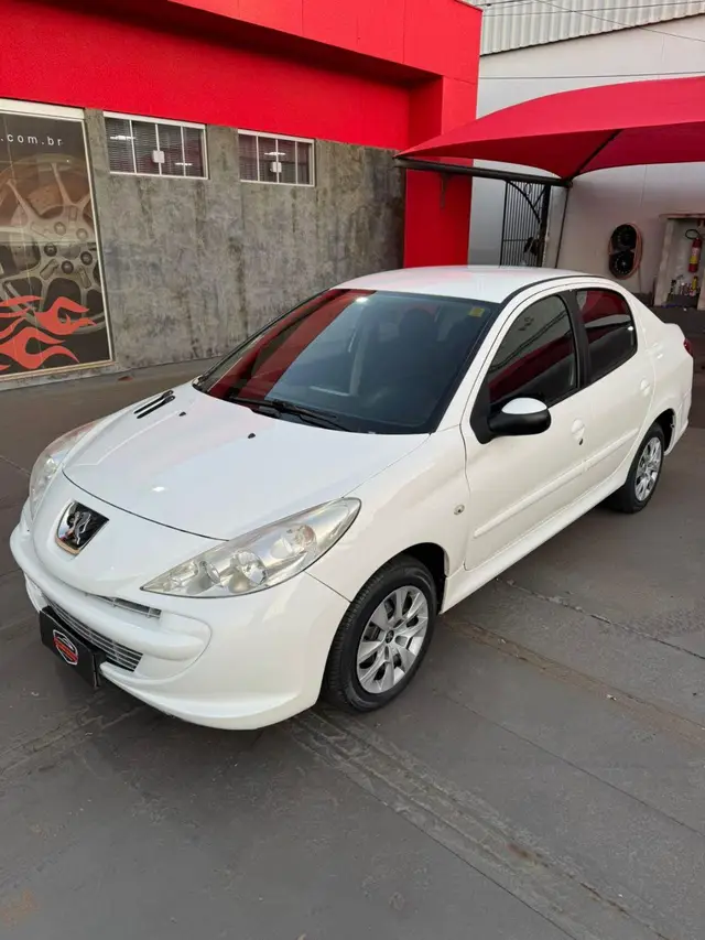 Carro Peugeot 207 Sedan 2013 207 Passion XR 1.4 8V (flex)