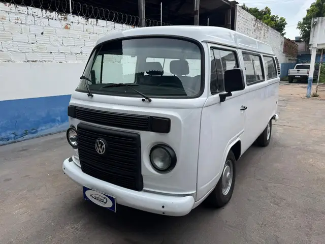 Carro Volkswagen Kombi 2012 Lotação 1.4 (Flex)