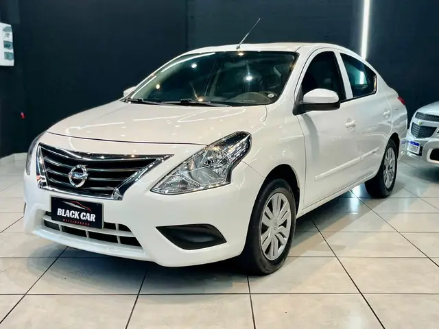 Carro Nissan Versa 2017 1.0 12V (Flex)