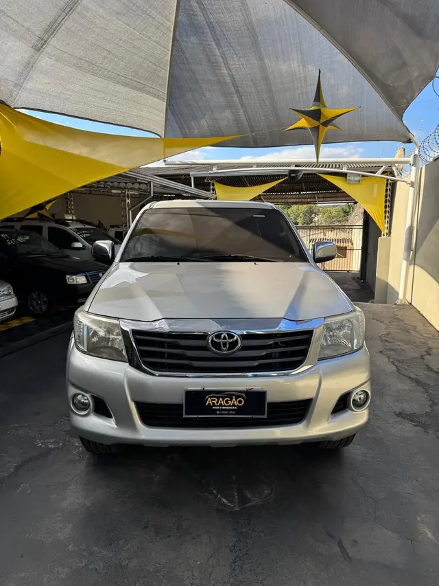 Carro Toyota Hilux Cabine Dupla 2014 Hilux 2.7 SR CD 4x2 (Flex) (Aut)