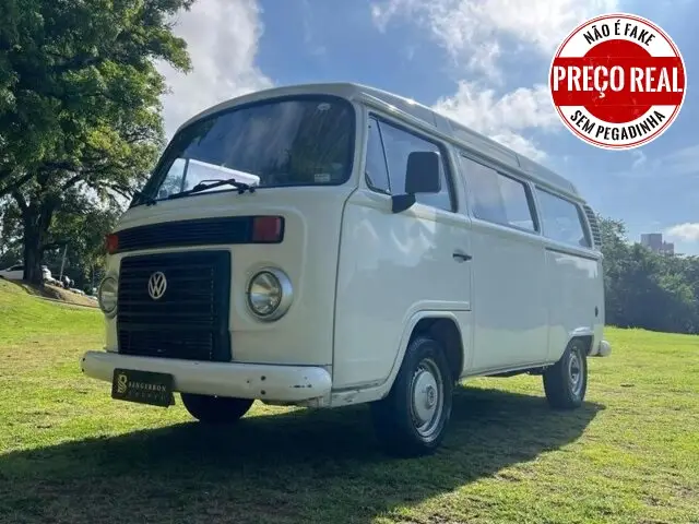Carro Volkswagen Kombi 2013 Lotação 1.4 (Flex)