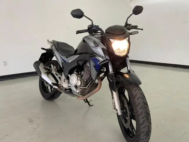 Moto Honda CB 250F Twister 2019 Standard
