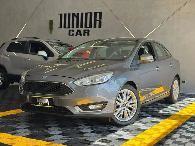 Carro Ford Focus Sedan 2016 SE 2.0 PowerShift
