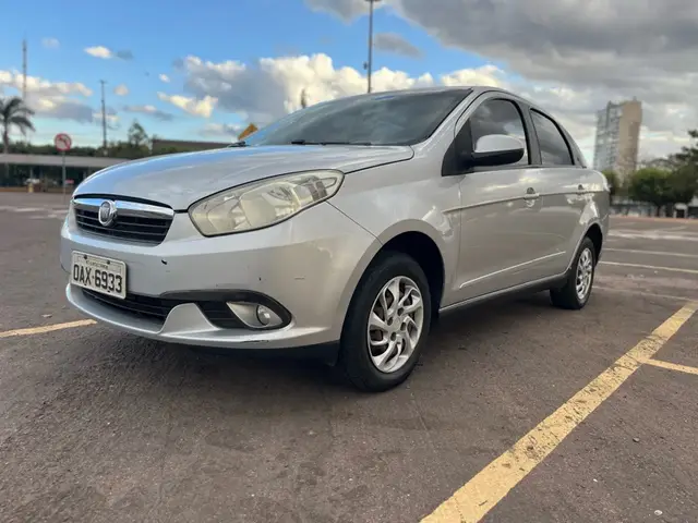 Carro Fiat Grand Siena 2013 Evo Attractive 1.4 8V (Flex)