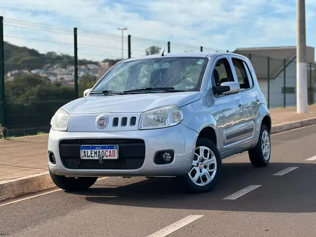 Carro Fiat Uno 2013 Vivace Italia 1.0 8V (Flex) 4p