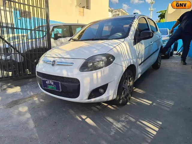 Carro Fiat Palio 2013 Attractive 1.0 8V (Flex)