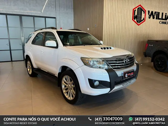 Carro Toyota SW4 2015 Hilux  3.0 TDI 4x4 SRV 7L