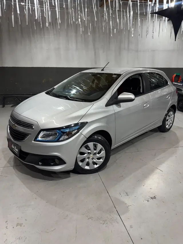 Carro Chevrolet Onix 2016 1.4 LT SPE/4