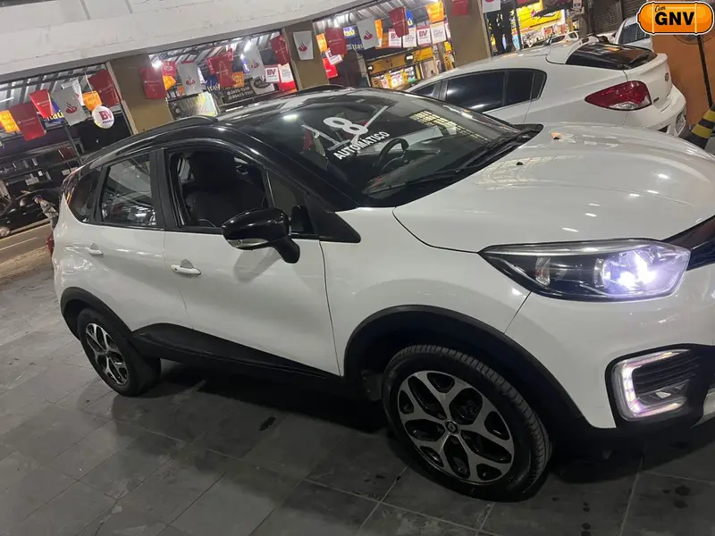 Renault Captur Intense 1.6 16v SCe CVT (Flex)
