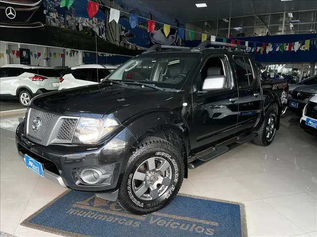 Carro Nissan Frontier 2015 2.5 TD CD 4x4 SV Attack (Aut)