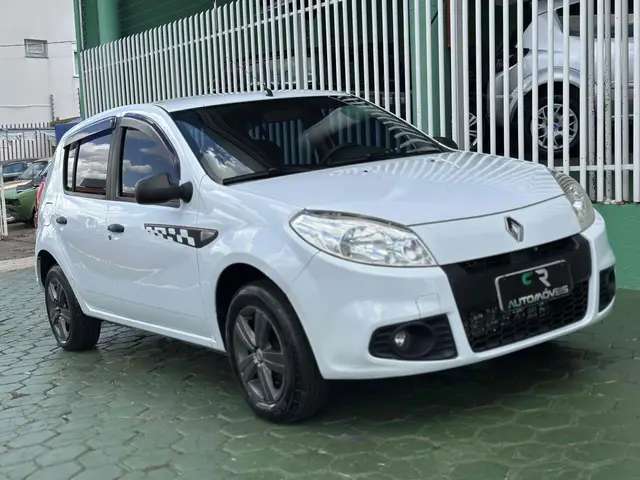 Carro Renault Sandero 2013 Authentique 1.0 16V (flex)