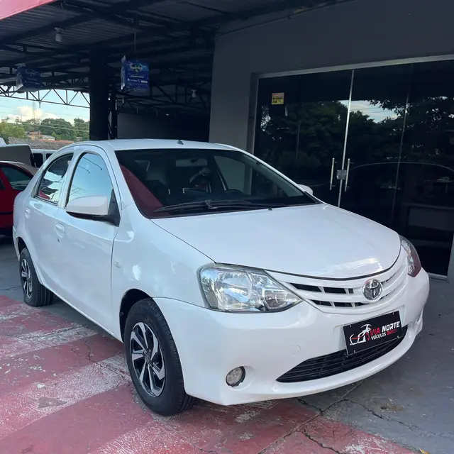 Carro Toyota Etios Sedan 2016 X 1.5 (Flex)