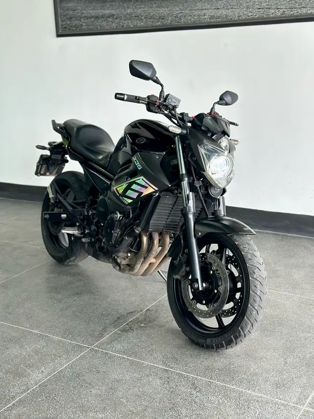 Moto Yamaha XJ6 N 2015 XJ6 N 600