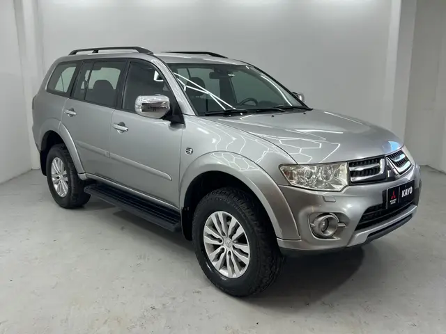 Carro Mitsubishi Pajero Dakar 2015 3.2 HPE 4WD (Aut)