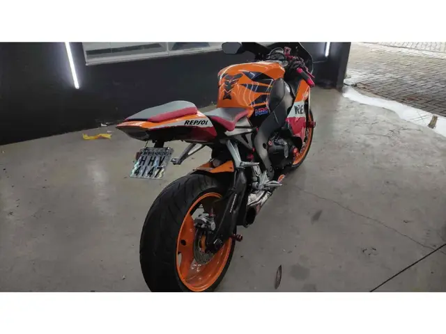 Carro Honda CBR 1000RR 2008 Fireblade (Standard)
