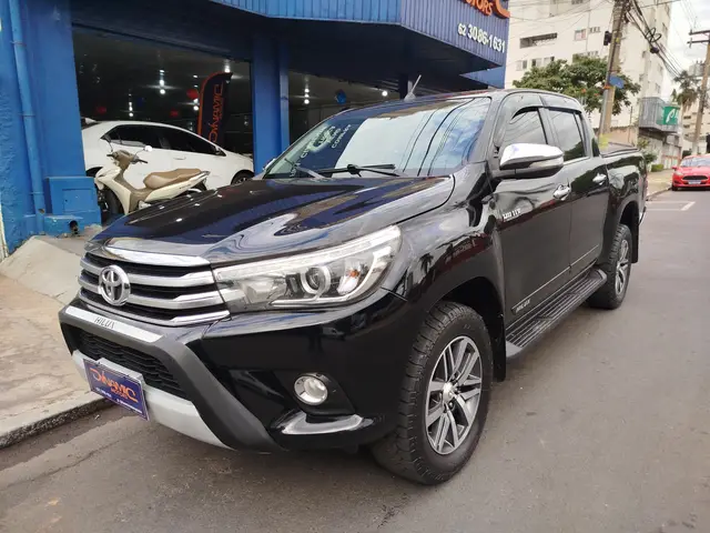 Carro Toyota Hilux Cabine Dupla 2017 Hilux 2.8 TDI SRX CD 4x4 (Aut)