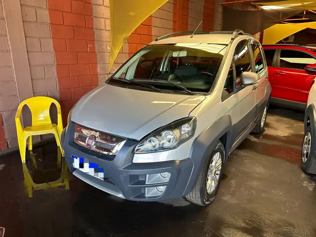 Carro Fiat Idea 2015 Adventure 1.8 16V E.TorQ (Flex)