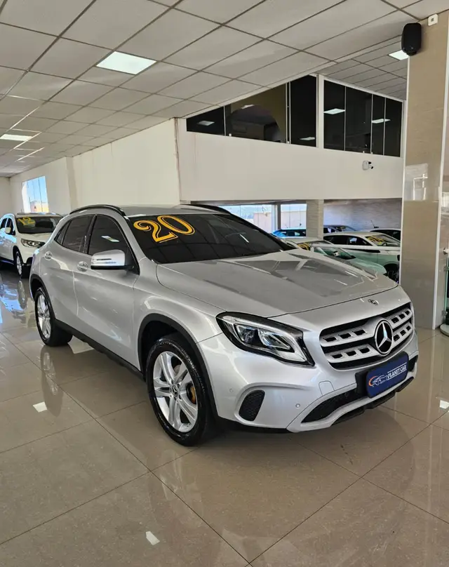 Carro Mercedes-Benz GLA 200 2020 Style 1.6 Turbo (Aut)