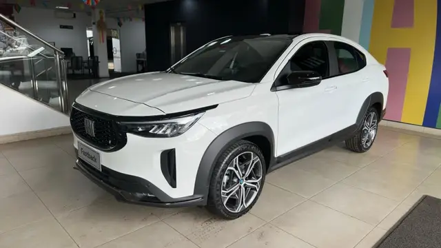 Carro Fiat Fastback 2025 Impetus T200 Hybrid