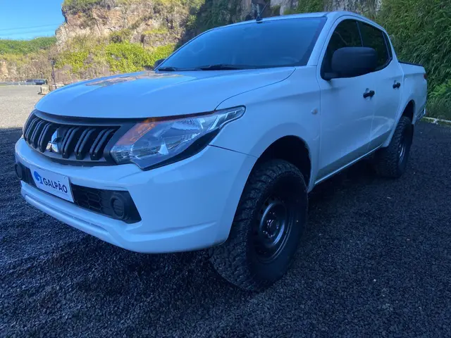 Carro Mitsubishi L200 2022 Triton GL 2.4