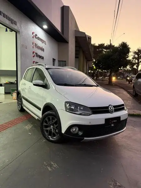 Carro Volkswagen CrossFox 2013 1.6 VHT (Flex)