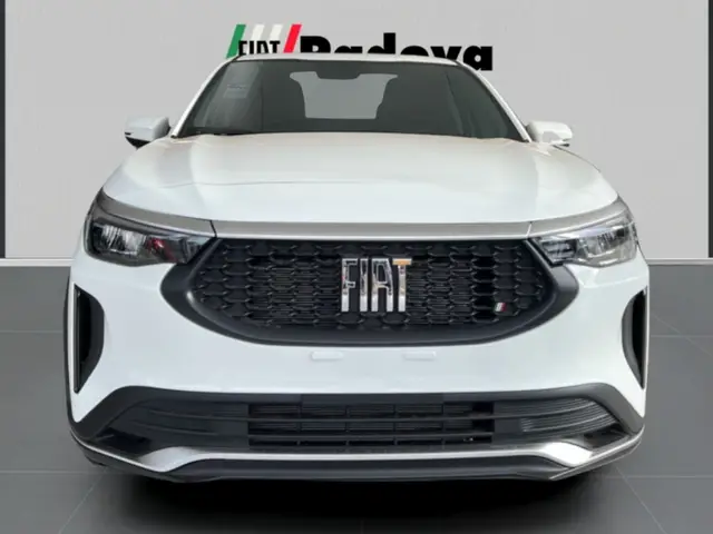 Carro Fiat Fastback 2025 Turbo 200