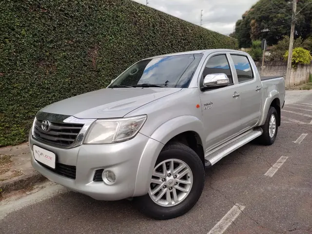 Carro Toyota Hilux Cabine Dupla 2013 Hilux 2.7 SR CD 4x2 (Flex) (Aut)