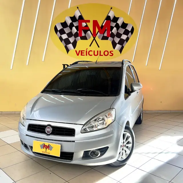 Carro Fiat Idea 2012 Attractive 1.4 8V (Flex)