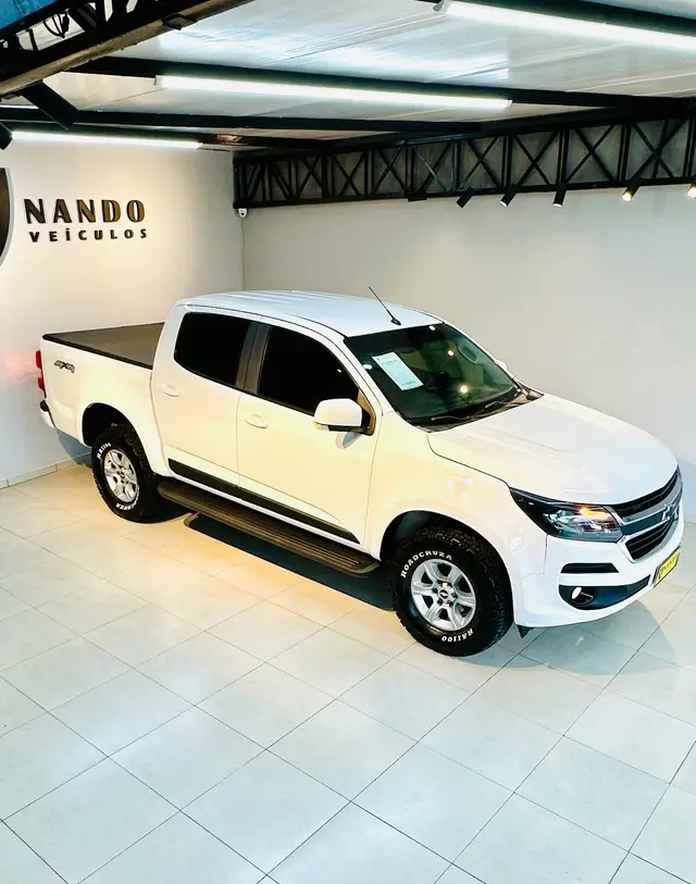 Carro Chevrolet S10 Cabine Dupla 2017 S10 2.8 CTDI LT 4WD (Cabine Dupla)