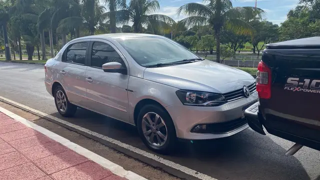 Carro Volkswagen Voyage 2014 1.6 VHT Highline (Flex)