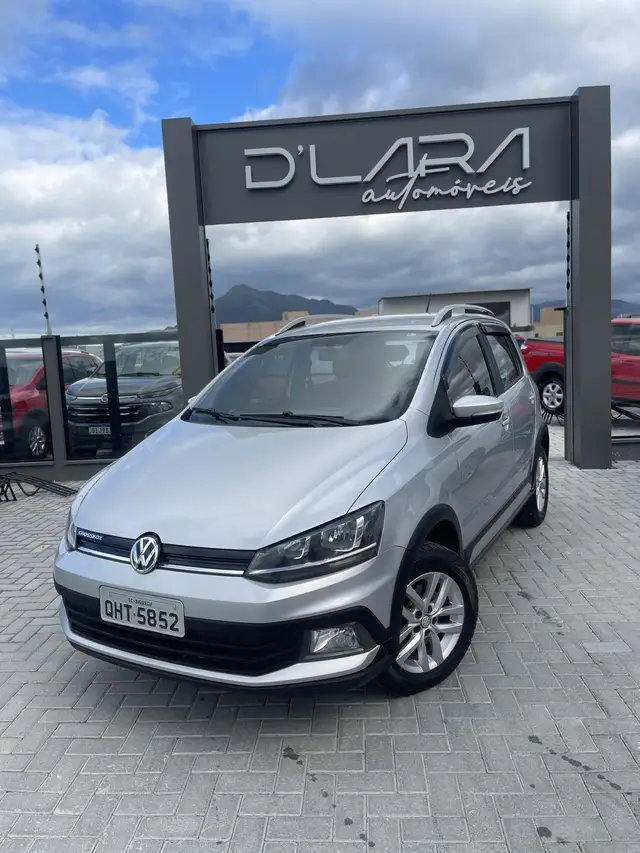 Carro Volkswagen CrossFox 2016 1.6 16v MSI (Flex)