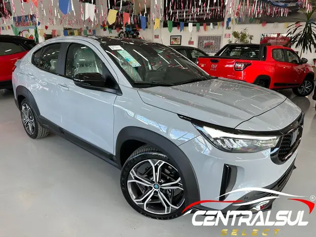 Carro Fiat Fastback 2025 Audace T200 Hybrid