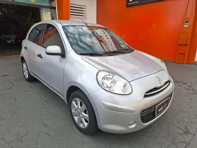 Carro Nissan March 2013 1.6 16V SV (Flex)