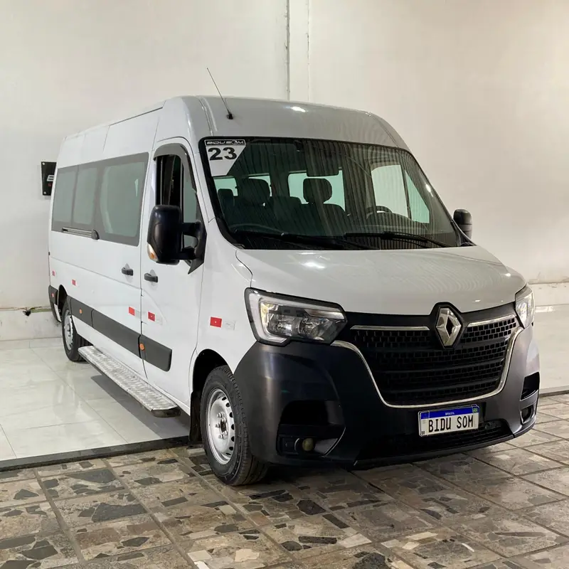 Renault Master Minibus Executive 16L L3H2