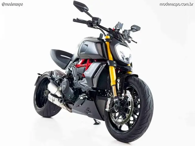 Moto Ducati Diavel 2022 1260S
