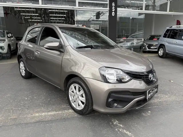 Carro Toyota Etios 2019 X Plus 1.5 (Flex)